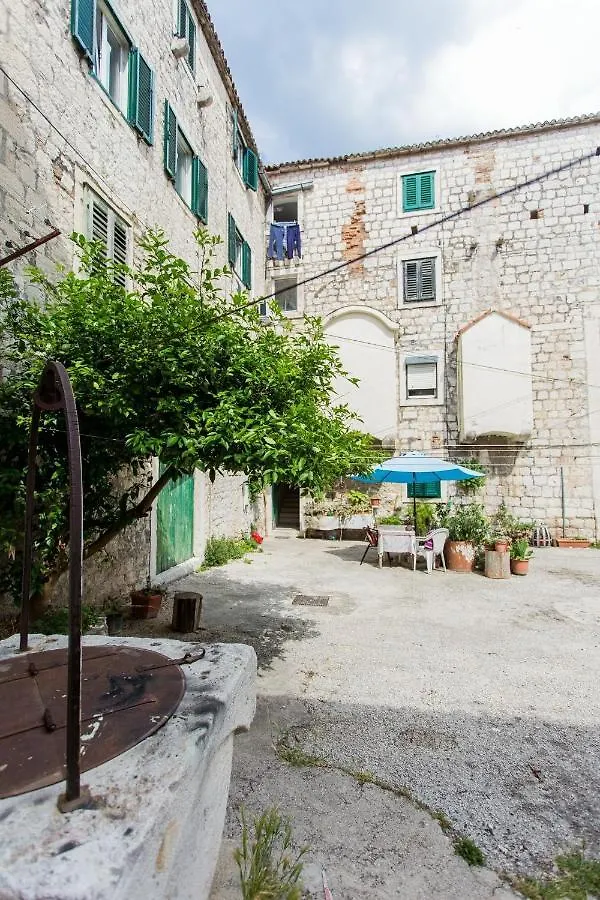 Apartments By The Sea Kastel Kambelovac, Kastela - 20942 Croatia